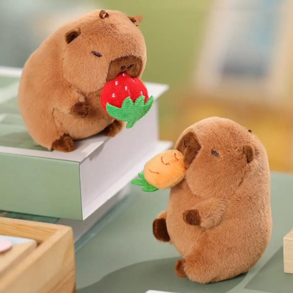 Ziehbarer Capybara-Plüschanhänger, Erdbeer-Avocado-Capybara-Plüsch-Schlüsselanhänger, Rettich, 11 cm, grüne Capybara-Plüschpuppe, Geburtstagsgeschenk