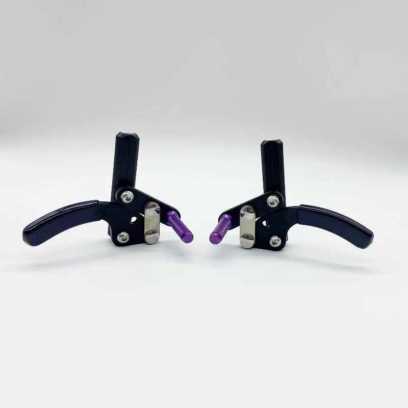 زوج واحد من التركيب العالمي لملحقات فرامل الكرسي المتحرك المصنوعة من سبائك الألومنيوم بالكامل #3