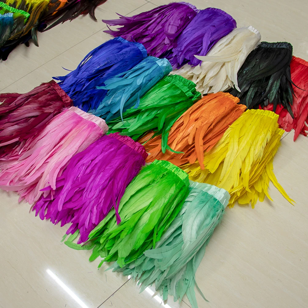 زخرفة ريشة الديك الطبيعية ، فستان الحفلات ، المهرجانات ، اكسسوارات الملابس الإبداعية ، هامش ريش الديك ، ارتفاع 25-30 سنتيمتر ، 1 م