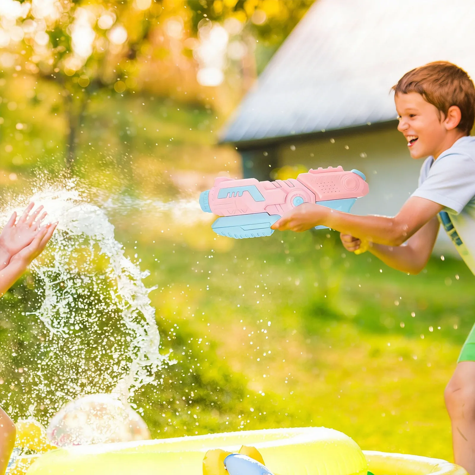 pistola-de-Agua-jumbo-para-criancas-design-colorido-brilhante-portatil-e-leve-ideal-para-brincadeiras-ao-ar-livre-no-verao-praia-e-piscina