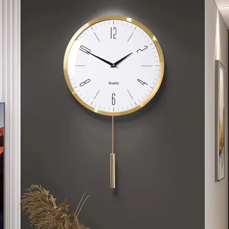 Moderne Schlichte Wanduhr Wohnzimmer Luxuriöse Deko Hängende Wanduhr Ästhetisches Designer-Interieur Inneneinrichtung Wohnmöbel