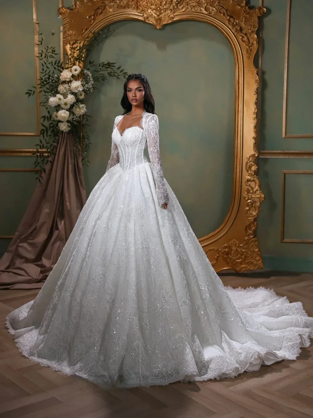 Elegant A-Line Lace Bead Decoration Women's Wedding Dress Sexy V-Neck Detachable Long Sleeved Auditorium Bridal Gown Customized