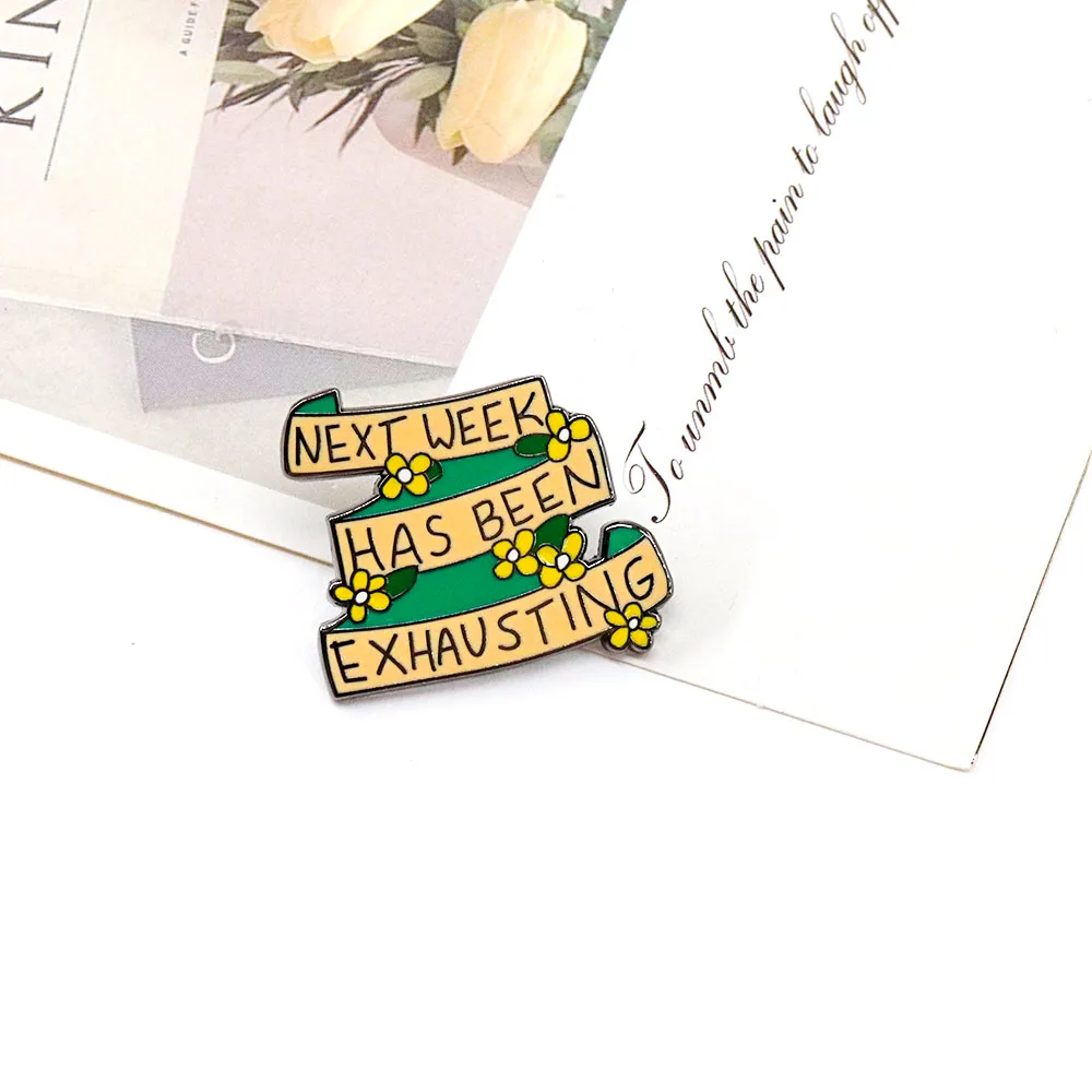 شارة مرهقة الأسبوع المقبل ، دبوس مينا منهك ، عطلة نهاية الأسبوع رائعة