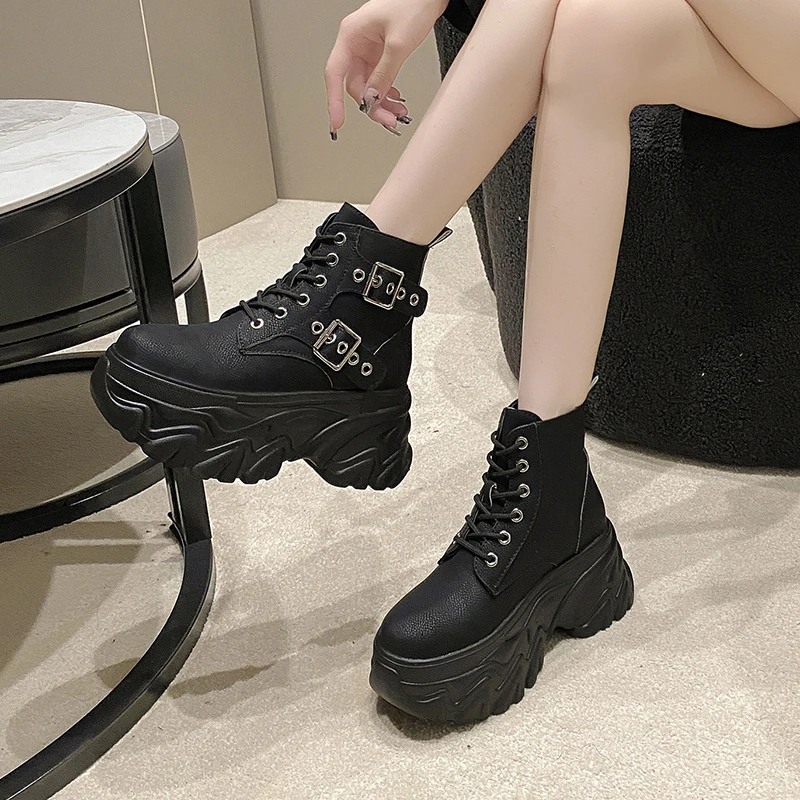 Women\'s High Platform Motorcycles Boots Autumn Winter 8CM Heels Ankle Combat Boots New Chunky Leather Sneakers Buckle Punk Boots