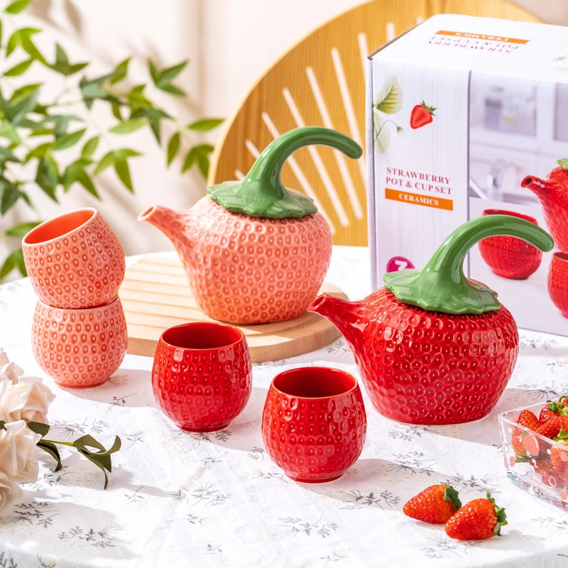 

Европейский набор чайников с красной клубникой, керамическая кружка для завтрака и молока, изысканный сервиз для послеобеденного чая, чайник с подарочной коробкой, подарки на день рождения