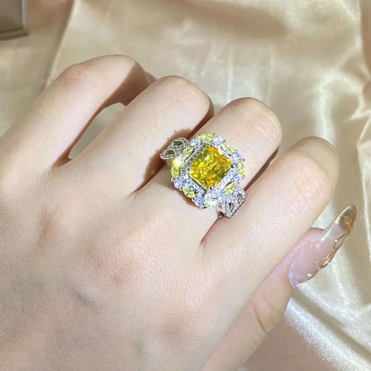 Gorgeous Square Yellow CZ Women Ring Bright Vintage Party Female Elegant Accessories High Quality Jewelry Wholesale