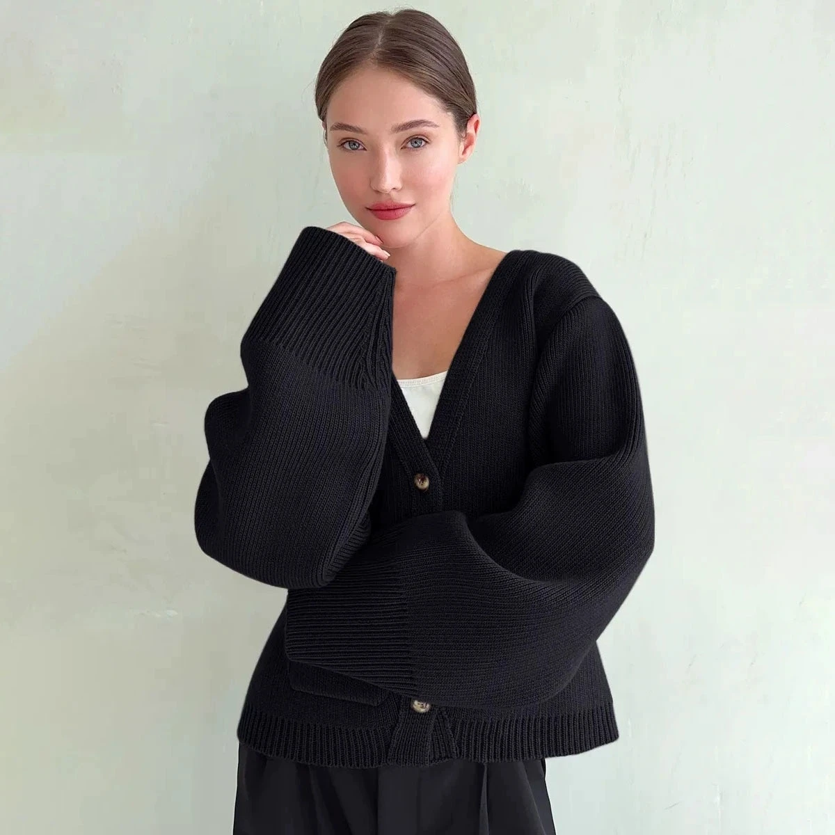 2025 Autumn Winter New Loose Fashionable Long Sleeved V-Neck Pocket Knitted Cardigan Sweater Women