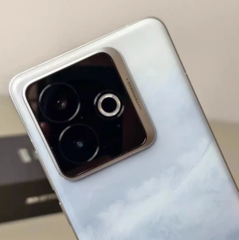 Рисунок 4 - Китайская версия Realme GT 7 Pro