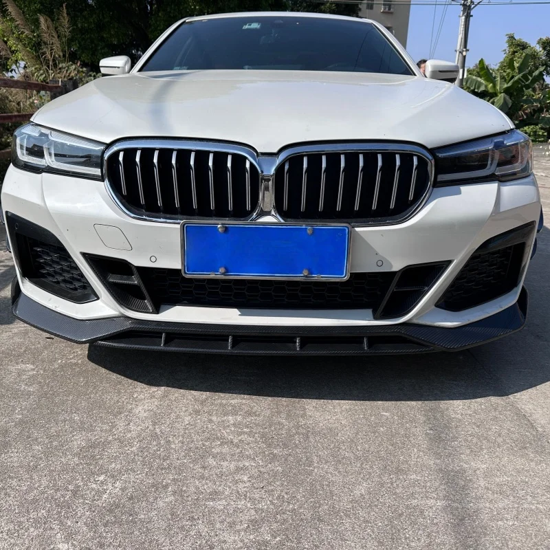 

Комплект обвеса AD Style из сухого карбона для BMW 5 серии: передний сплиттер, накладка на бампер, малый обвес