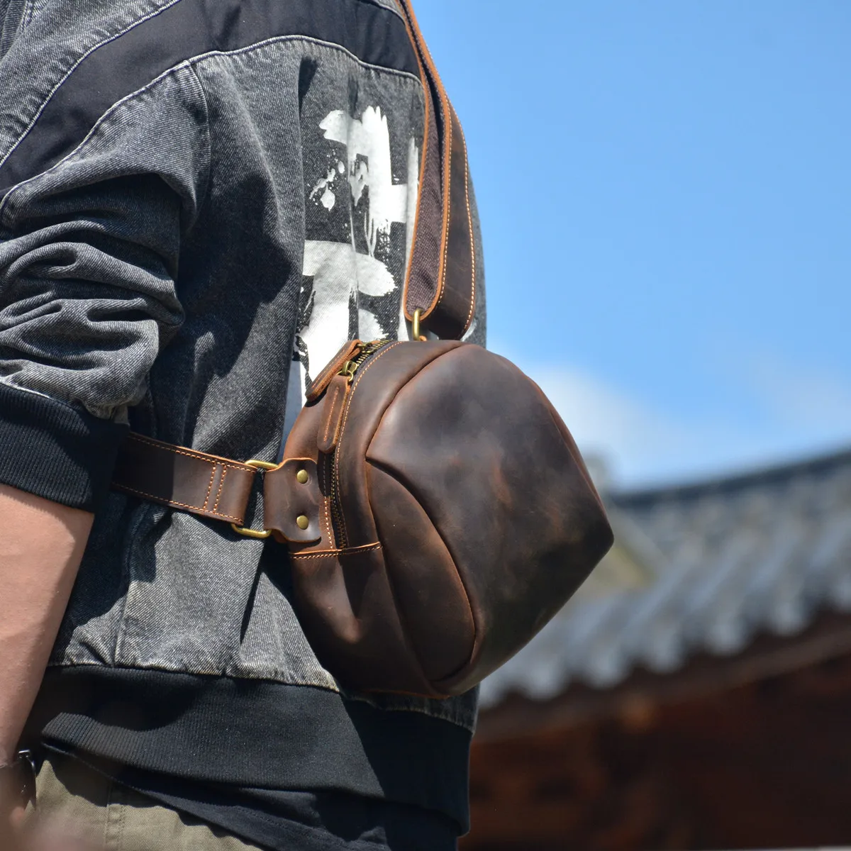 Retro Style Men's Crossbody Bag Vintage Leather Motorcycle Fashion Trend Shoulder Bag  Shape Medium Size