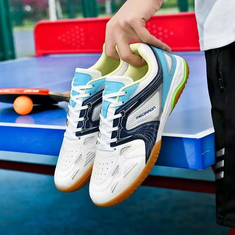 

Новые трендовые дышащие кроссовки для настольного тенниса с сетчатым верхом, подошвой из бычьего сухожилия, противоскользящие и износостойкие мужские кроссовки для бадминтона