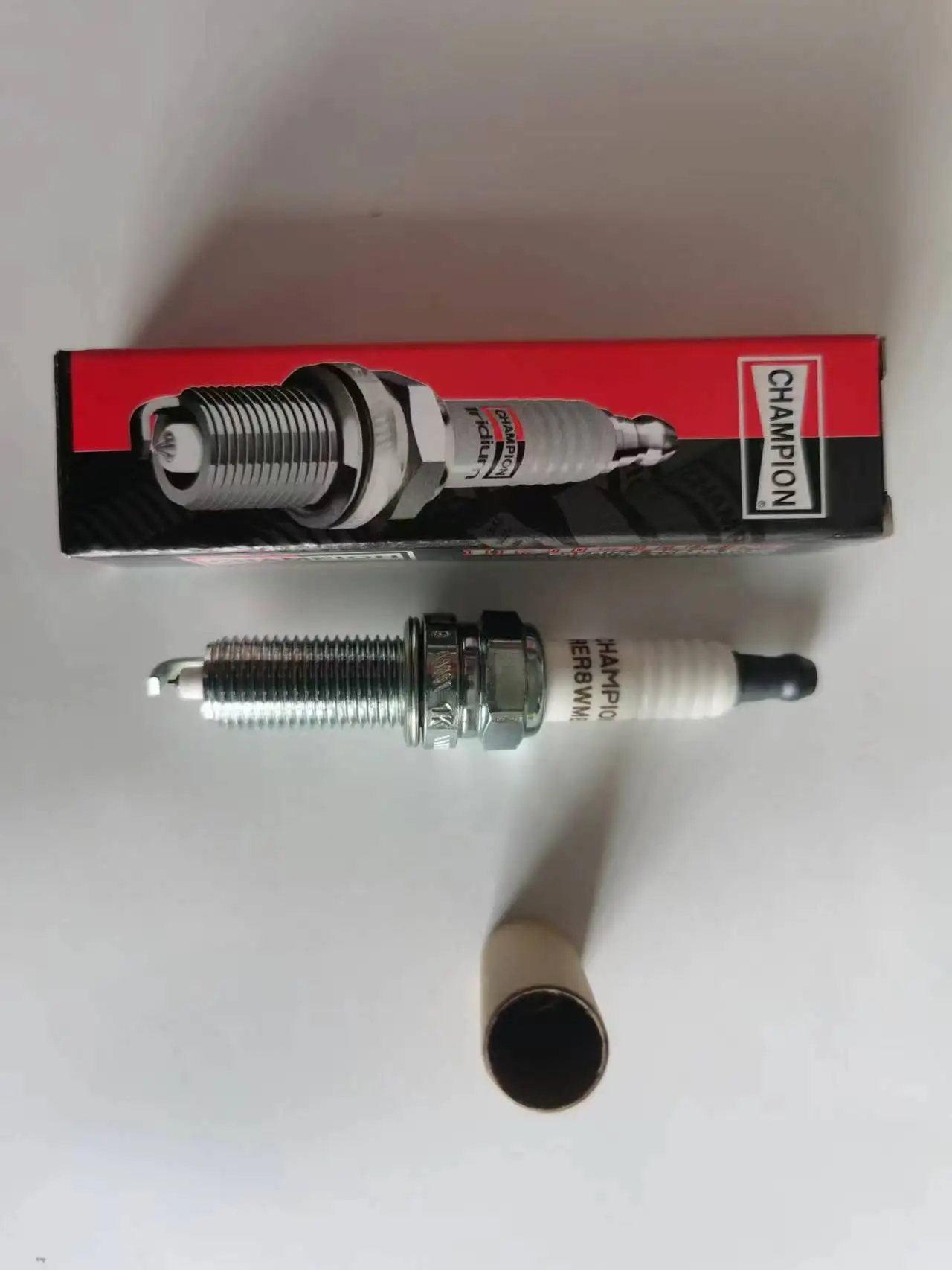 CHAMPION  9409/RER8WMB    SPARK  PLUG  FOR  CHERY    Hyundai  ONLY 1  price