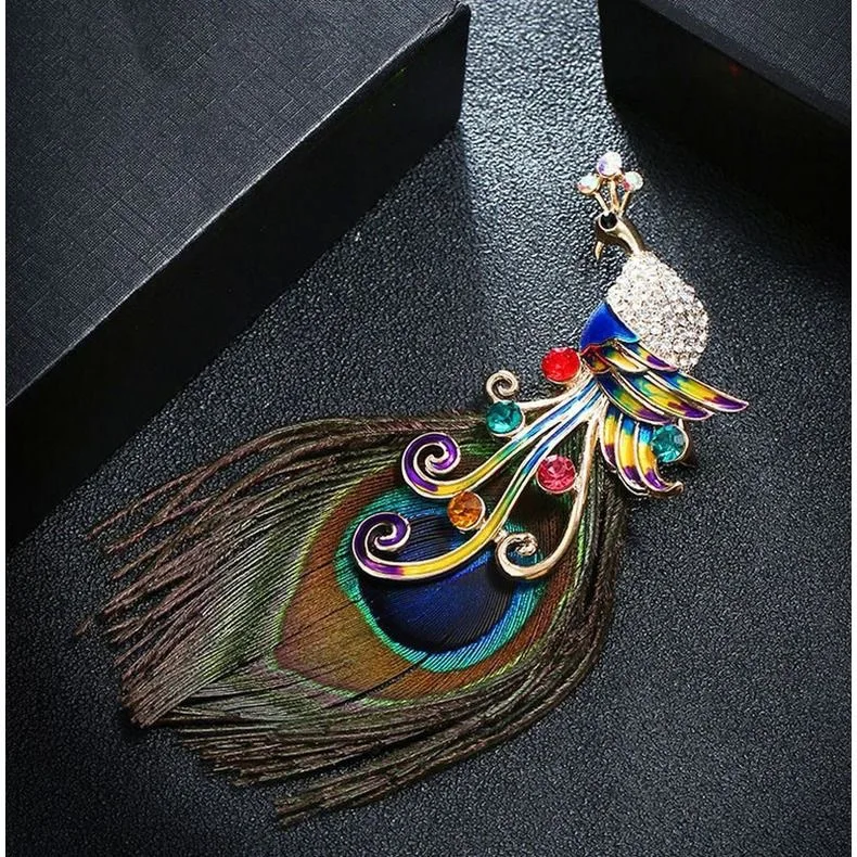 Stylish and elegant style, peacock feather brooch, high-end crystal pin, brooch, shawl buckle, suit brooch wholesale