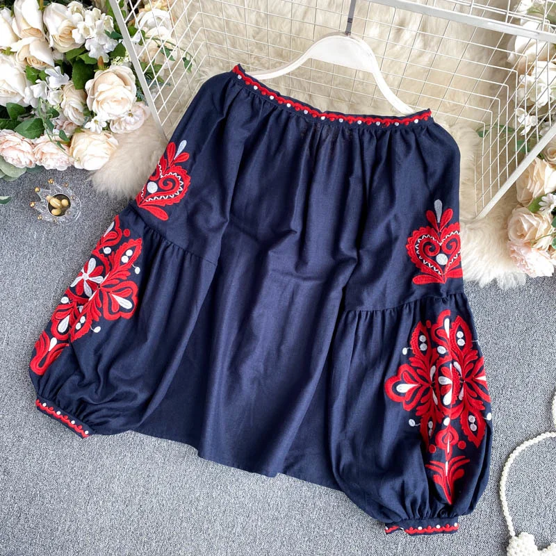 Women's Retro Blouse National Style Embroidered Lace-Up Tassel V-Neck Lantern Sleeve Tops Loose All-Match Female Blusa GK536