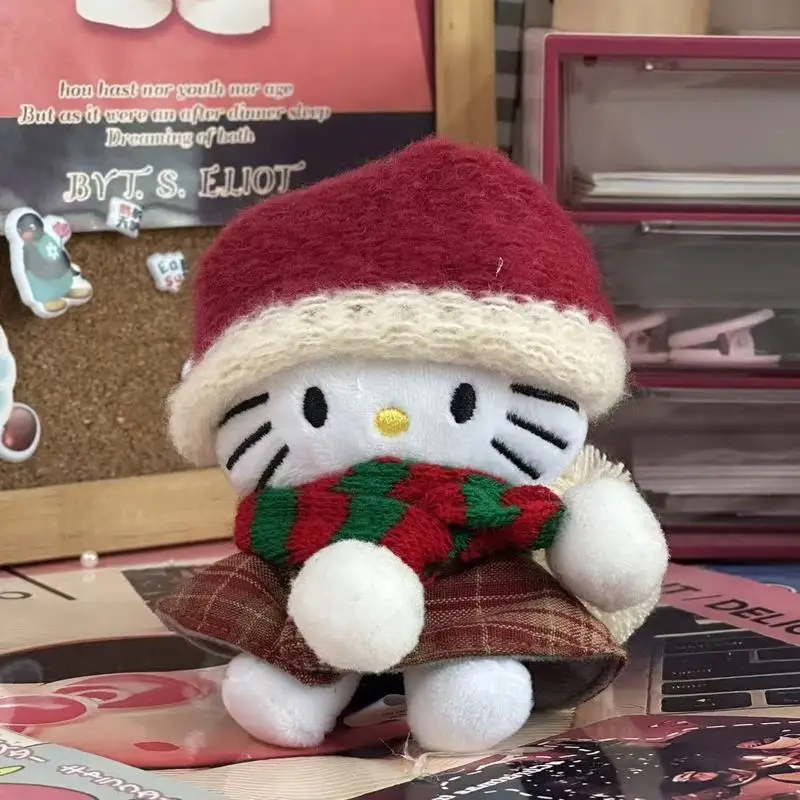 ตุ๊กตาแมวคิตตี้หมวกแดงน่ารัก ของเล่นตุ๊กตาขนาดเล็ก จี้ห้อยกระเป๋า ของตกแต่งพวงกุญแจ ตุ๊กตาขนนุ่มน่ารัก ของขวัญคริสต์มาสสำหรับฤดูหนาวและเทศกาลคริสต์มาส