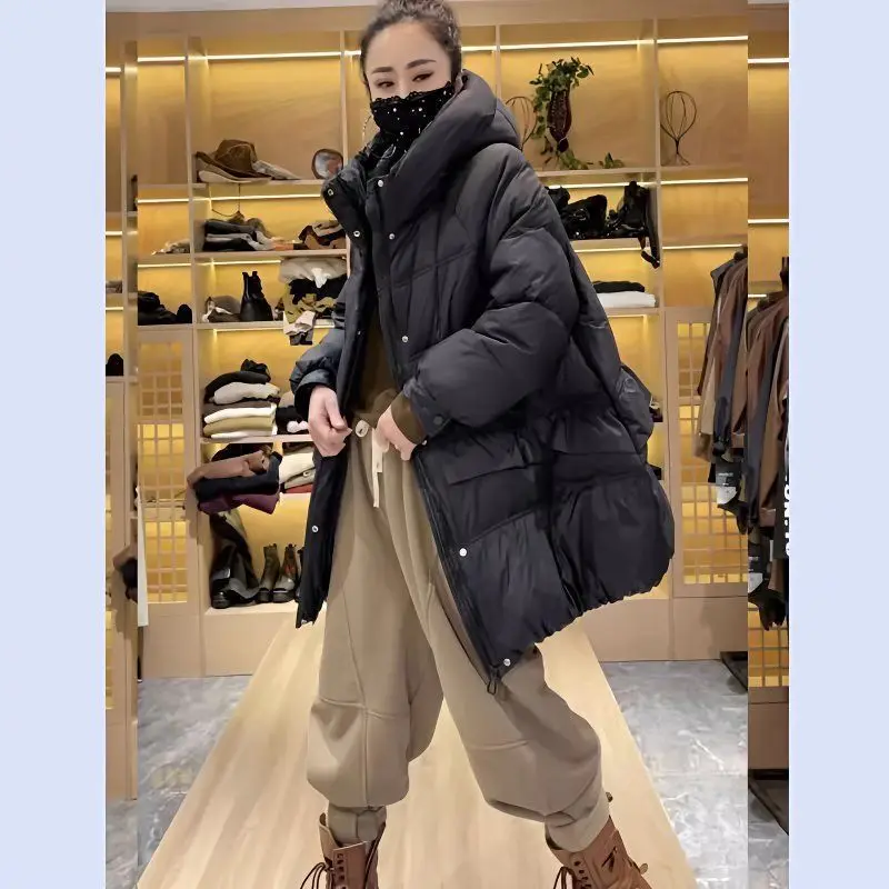 Pato branco para baixo jaqueta feminina anti-temporada especial nova moda solta médio e longo engrossado quente com capuz design de cor sólida