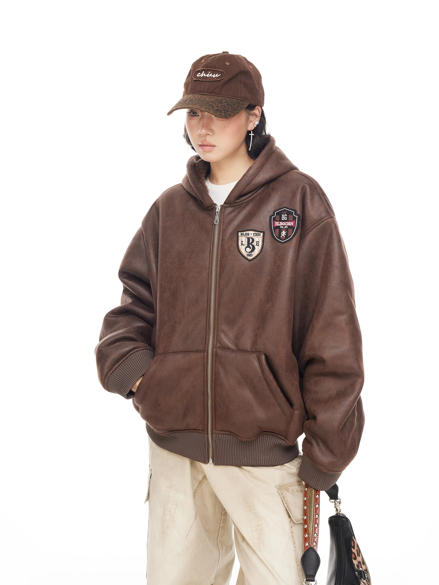 

Ретро-куртка в американском студенческом стиле с капюшоном, женская, на флисовой подкладке, утепленная, осенне-зимняя, новая, свободного кроя, зимняя хлопковая одежда