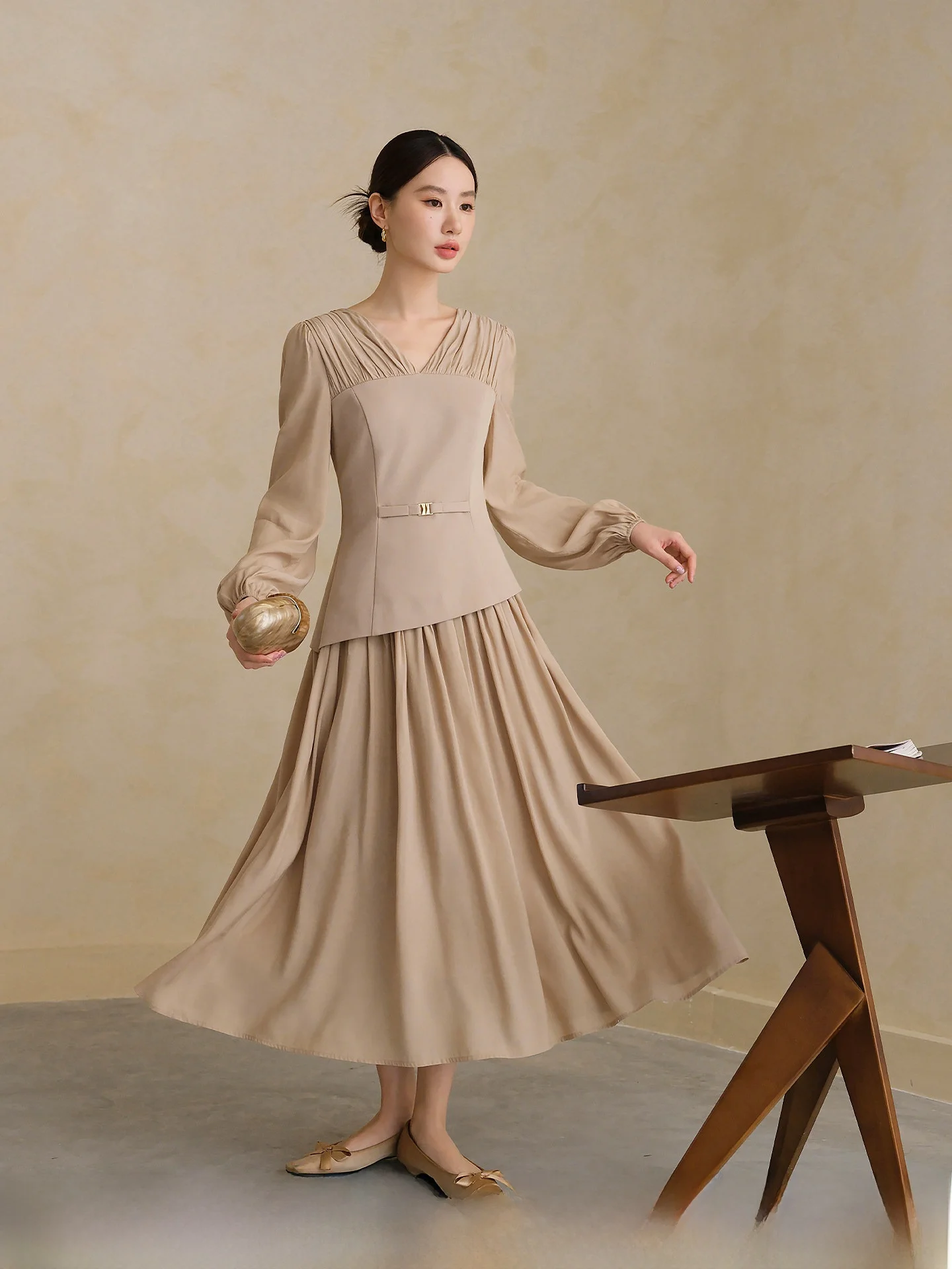 

Ele XXNING Women's Two-Piece Set with Waist-Cinching Skirt And Top Autumn Winter Faion Design Genteel Personali