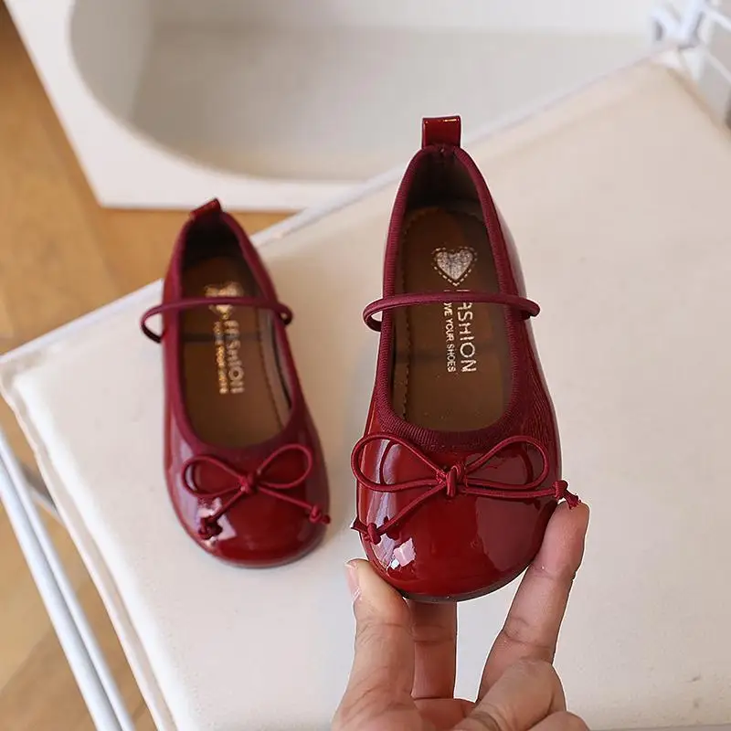 

Кожаная обувь для девочек на весну и осень, туфли принцессы, детская верхняя одежда, мягкая подошва с бантом на плоской подошве, детская милая модная новая повседневная обувь