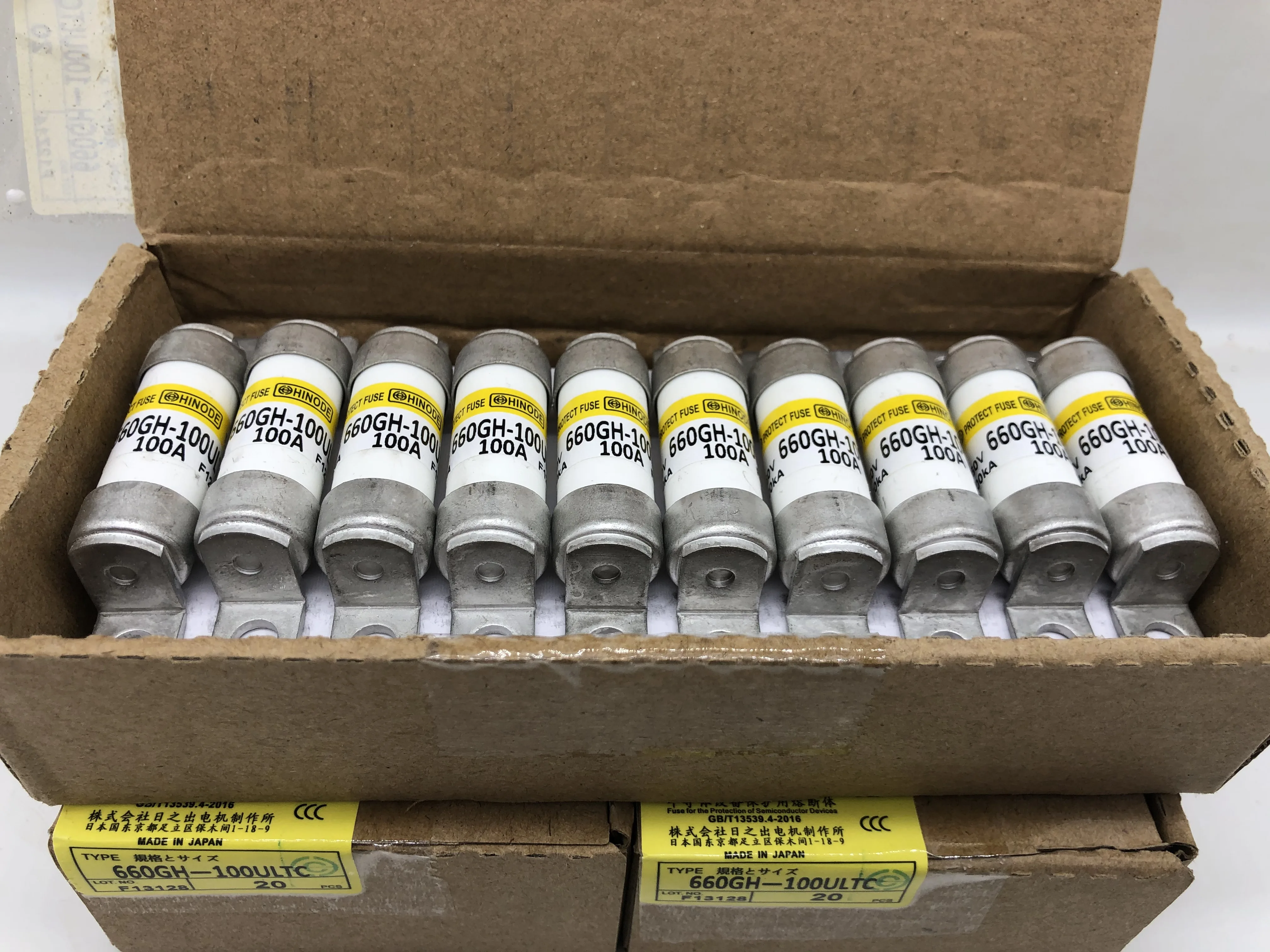 Sekering Baru 660GH-100ULTC/660GH-125ULTC/660GH-160ULTC/660GH-200ULTC/660GH-250ULTC/660GH-315ULTC Ritel $12.99/Piecs