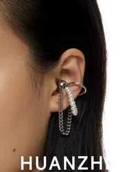 HUANZHI 2023 Fashion Hiphop Silver Color Pearls Chains Metal Earrings for Women Ear clips Cool Girl Statement Cartilage Party Je