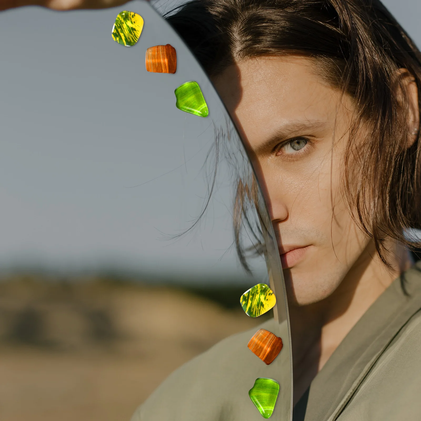 

1 Bucket Mosaic Tile Glass Broken Color Pieces Kit for Craft Supplies DIY Decoration Frames Flower Pots Lamps Tiles