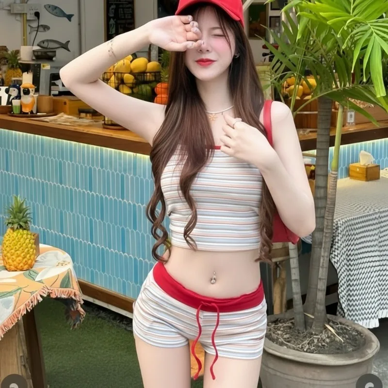 Conjunto de Bikini a rayas de estilo coreano para mujer, Top Halter bonito pero sensual, pantalones cortos de cintura alta, Control de barriga para vacaciones en la playa