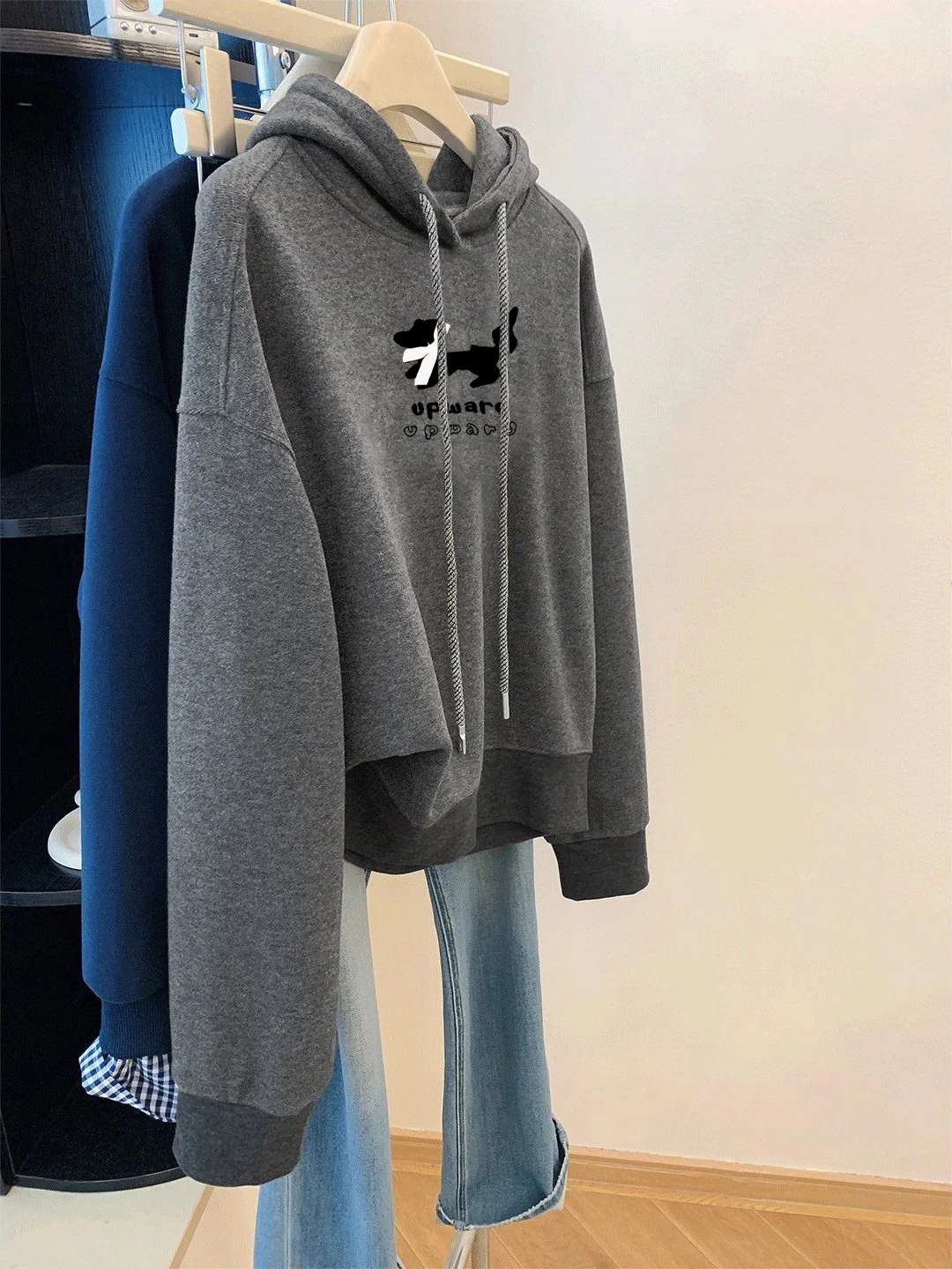 

Винтажная толстовка с капюшоном и глубокими глазами, женский повседневный топ с принтом, весенне-осенний антивозрастной свободный крой, длинный свек для поездок на работу