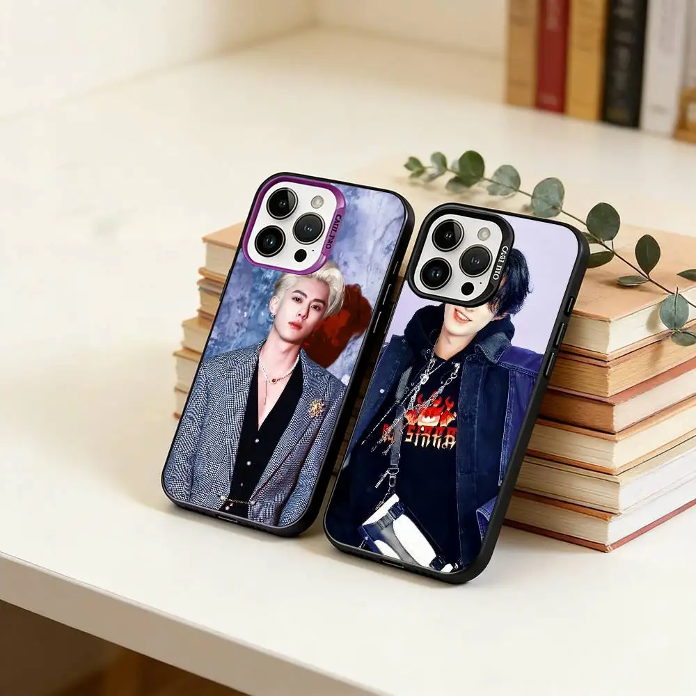

Hot Actor D-Dylan W-Wang Phone Case For iPhone 17,16,15,14,13,12,11 Plus,Pro Max,XS,Colorful Silver Black Cover