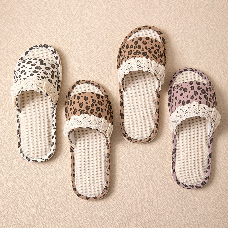 Women's Slippers 2026 New Fashion Leopard Print Flat Slippers Women Korean Style Light Silent Indoor Floor Slides House Slippers