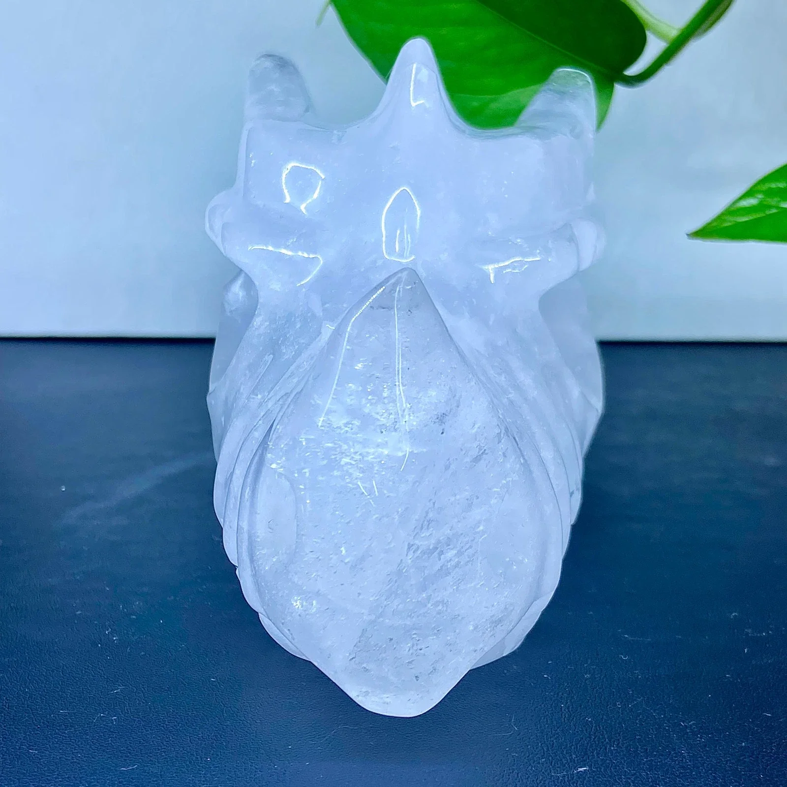 

Natural White Crystal Quartz Dragon Head, Hand-Carved, Has Healing Properties, Energy Gemstone For Healing, Suitable For Home De
