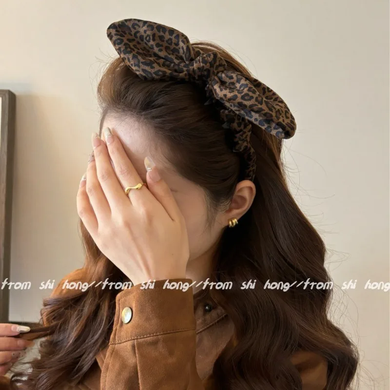 

Корейская повязка на голову с бантом и леопардовым принтом, нескользящая повязка для волос с дизайном заячьих ушей для похудения с высоким коронным эффектом, заколка для волос