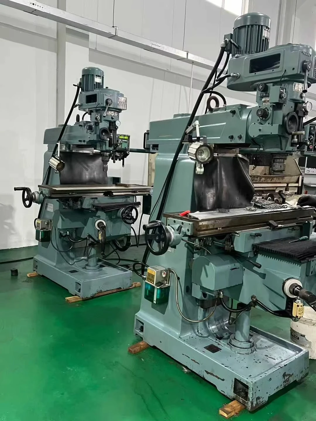 High Precision 1820 Model CNC Milling Machine for Metal Woodworking Industrial Manufacturing with Automatic Feed Coolant System