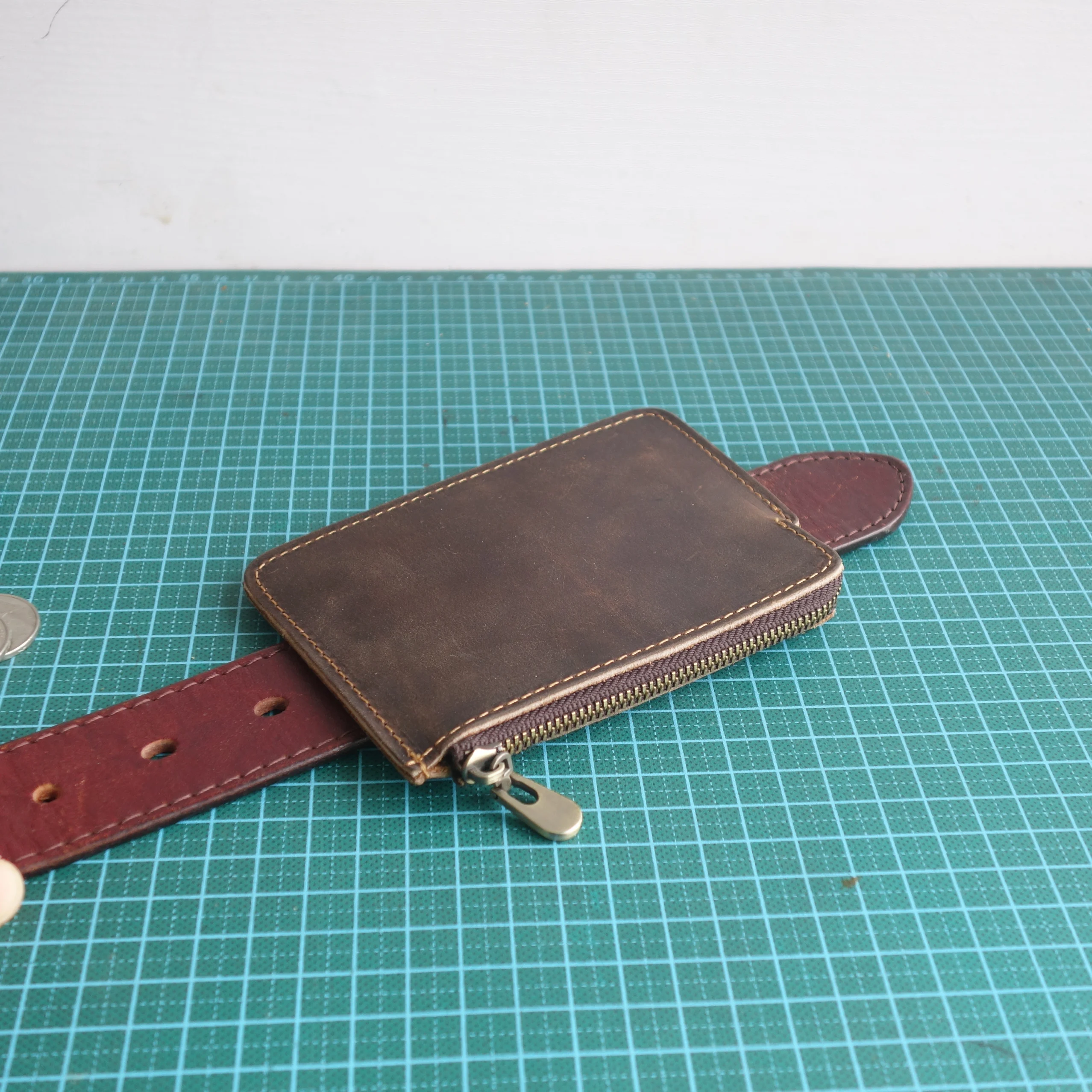 Portafoglio in pelle ultrasottile Porta carte con cintura in pura pelle di vitello Porta carte da uomo portatile con cerniera retrò Licenza di guida Full Genuine L...