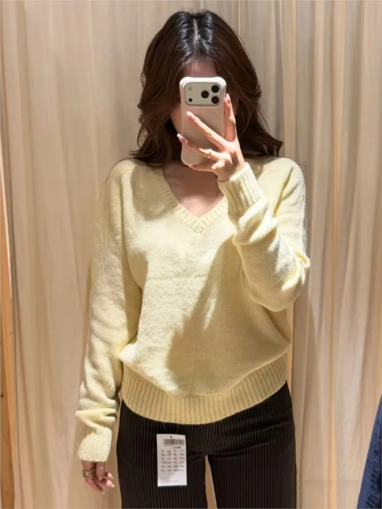 

Sweet Yellow Sweater Woman Casual Sweet V-neck Long Sleeve Knitted Pullover Cute Simple Preppy Style Sweaters Chic Y2k Jumpers