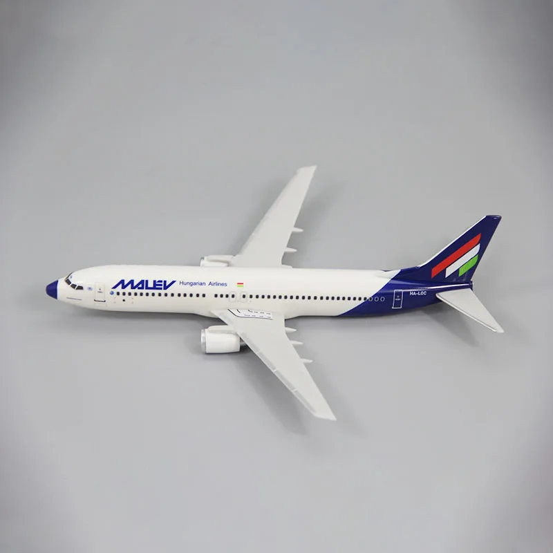 2025 Nuovo Scala 1:200 B737-800 Malev MALEV Compagnia Aerea ABS Plastica Modello di Aereo Giocattoli Aereo Aereo Giocattolo Assemblaggio Collezione Display