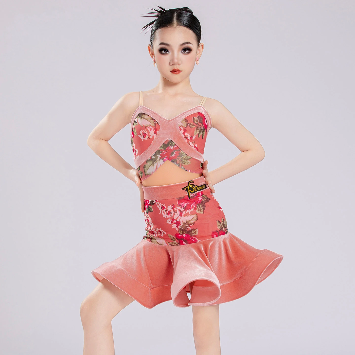 

2026 Fashion Girls Latin Dance Performance Clothing Flower Velvet Latin Dance Dress Kids Professional Dance Costume SL15620