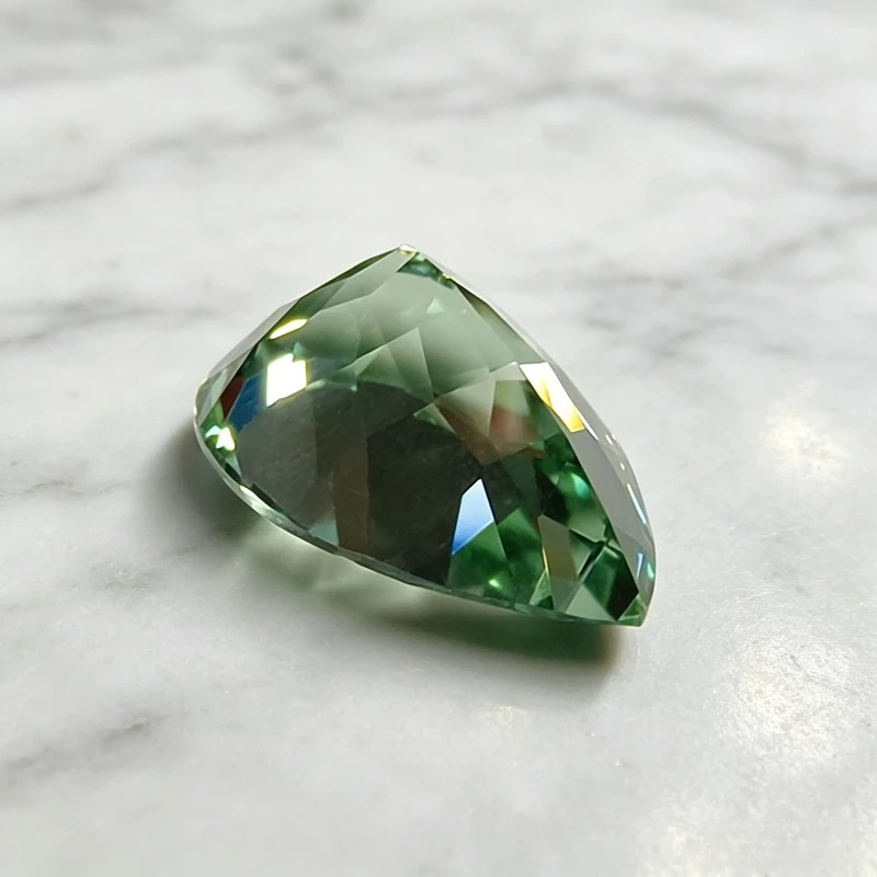 Laborgezüchteter Saphir in Birnenform, grüne Farbe, Edelstein-Anhänger für DIY-Schmuck, Ring-, Halsketten- und Ohrringherstellung, wählbares Zertifikat – Detail 4