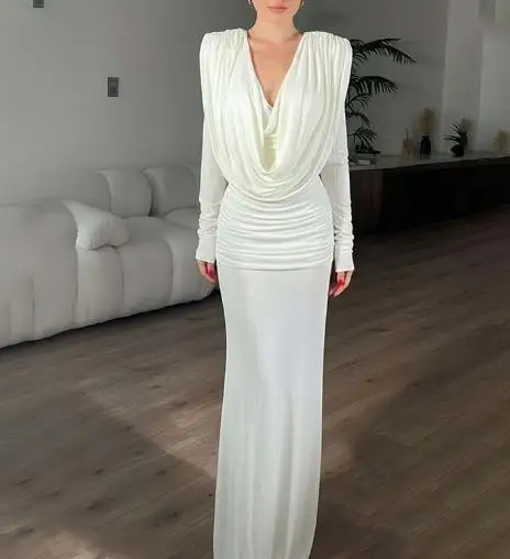 

Slimming Women's Dress 2026 New Fashionable and Elegant Deep V-Neck Waist Bag Hip Tail Dress Suitable for Banquet Dress