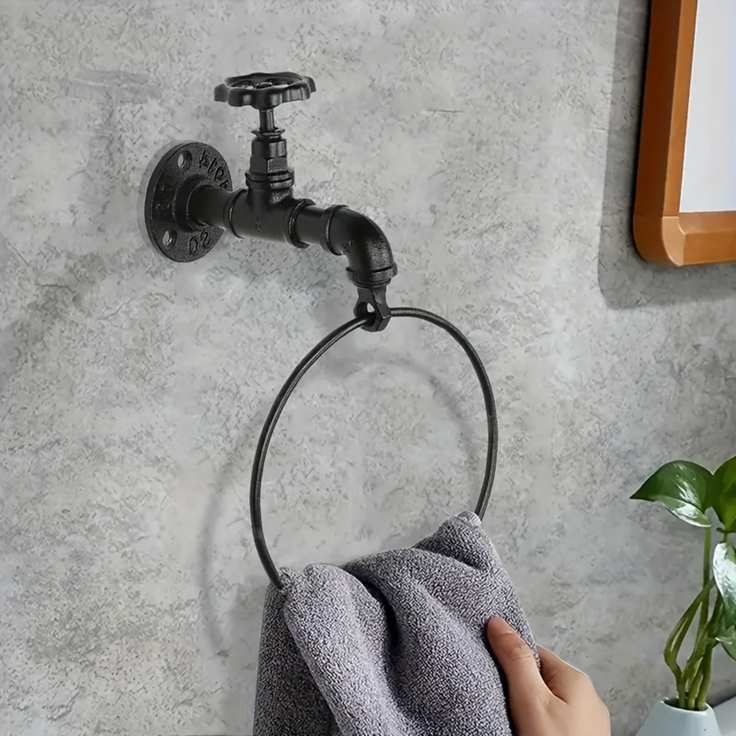 

Vintage Industrial Pipe Towel Holder - Rustic Wall-Mounted Bathroom Decor with Smooth Edges- Antirust Design