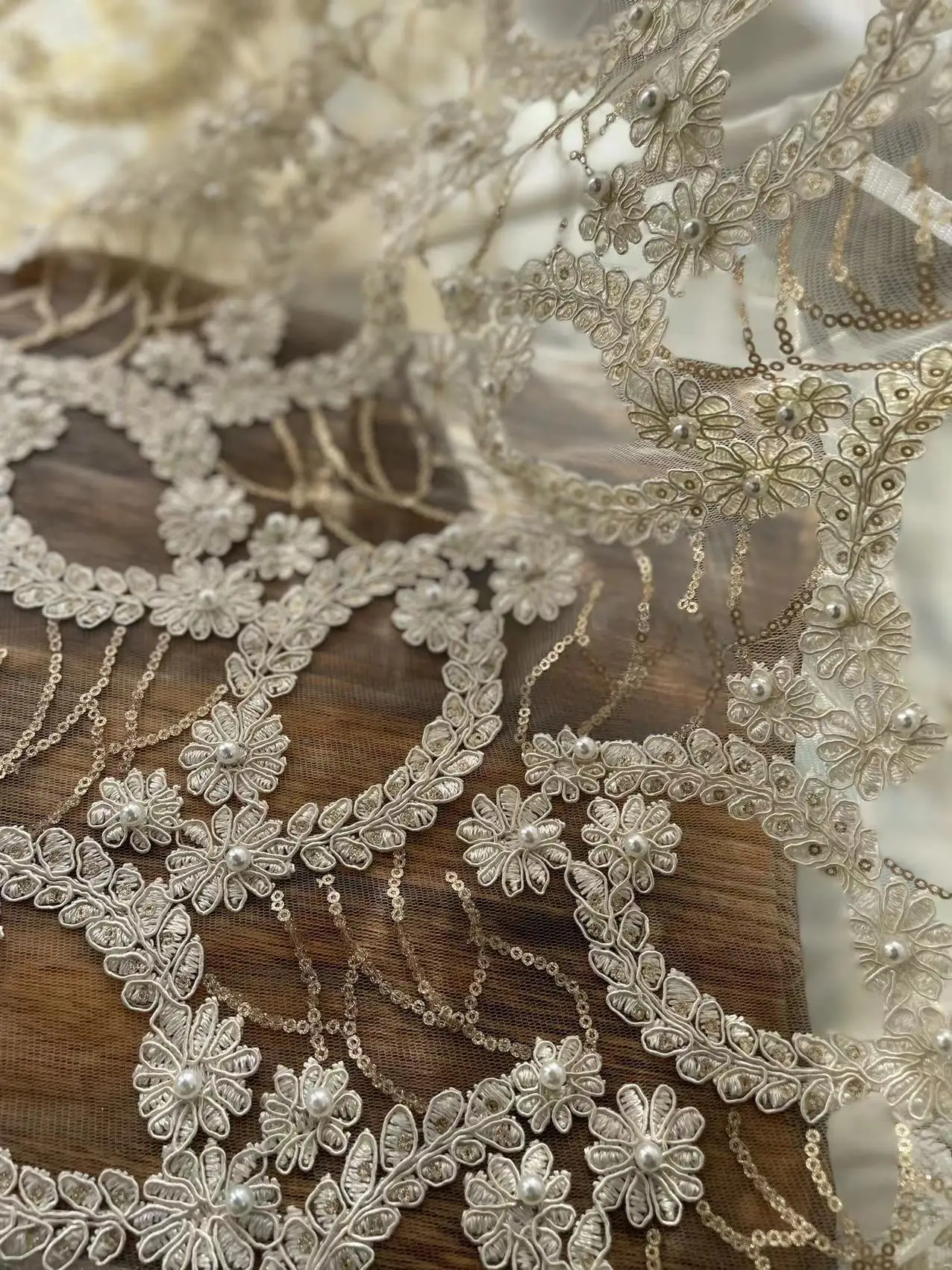 tela-de-alta-gama-con-bordado-elaborado-para-vestido-material-con-cuentas-solubles-diseno-calado-tela-de-estilo