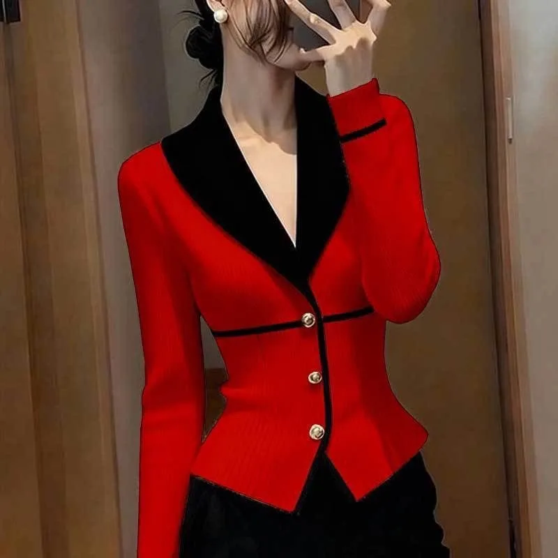 

Black Red Patchwork Knitted Top Autumn Winter Niche Unique Style Doesn't Look Same High-end Stylish Waist-hugging Sweater Coat