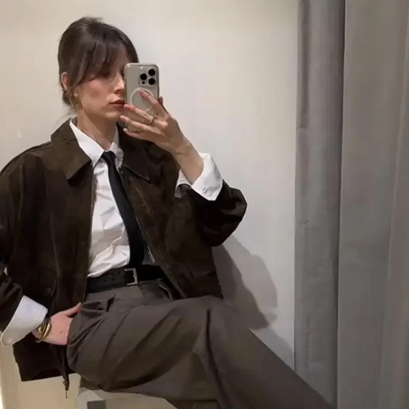 Vintage-Jacke aus massivem Kunstwildleder mit Reißverschluss für Damen, modisch, elastische Taille, Taschen, Reverskragen, locker geschnittener Mantel, Damen-Alltags-Street-Outfit. – Detail 17