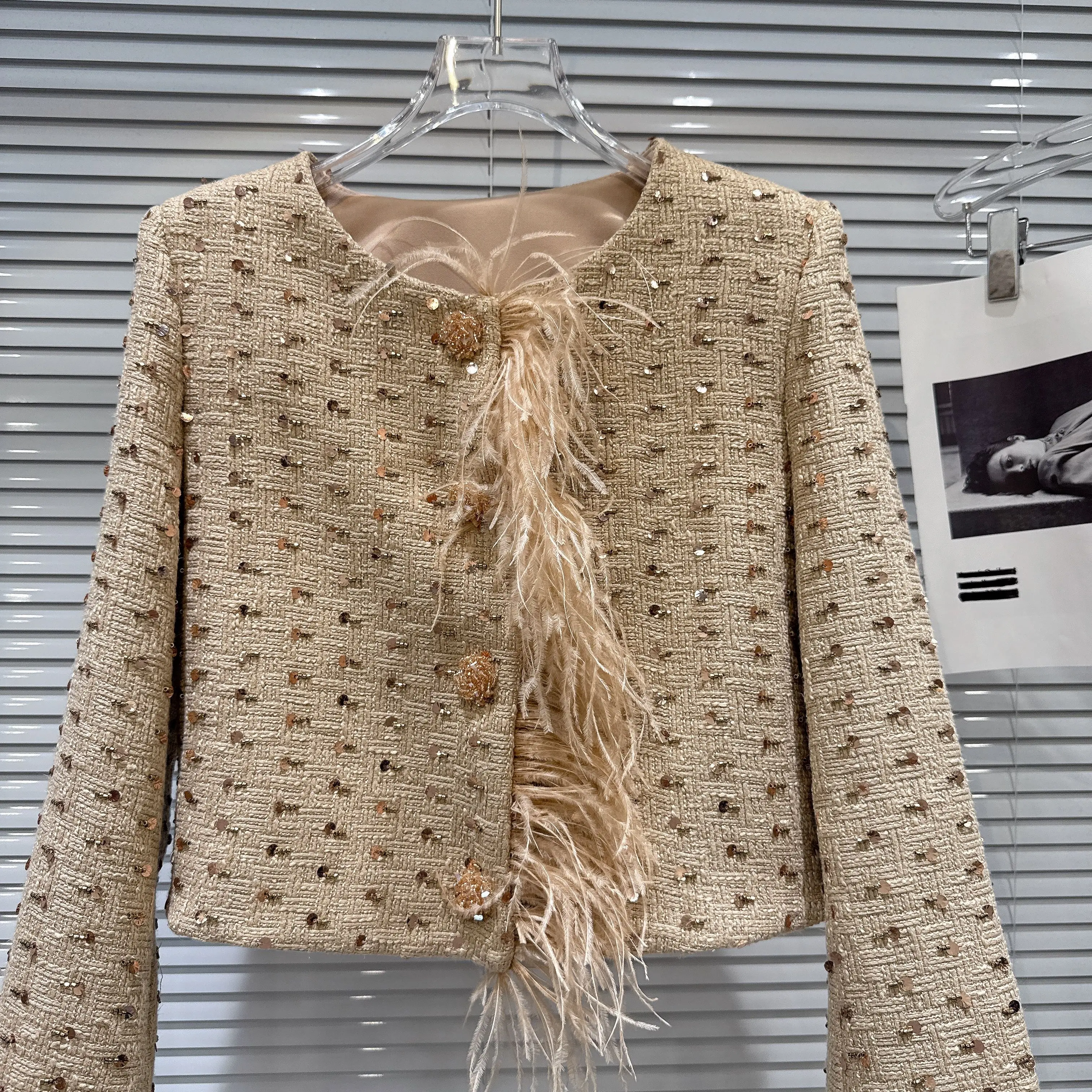 Fashion Lady New Spring Autumn Khaki Short Outerwear Sequins Beads Round Neck Tweeds Jacket Ostrich Feather Elegant Casual Coat