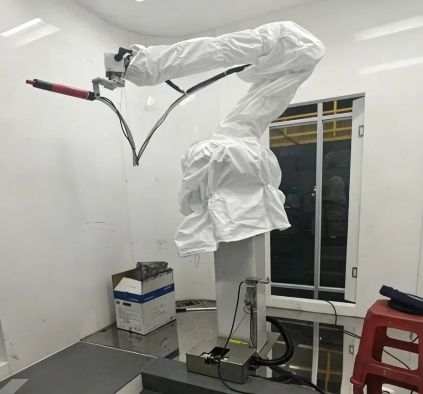 Protective cover for KUKA KR 210 R2700-2 robot