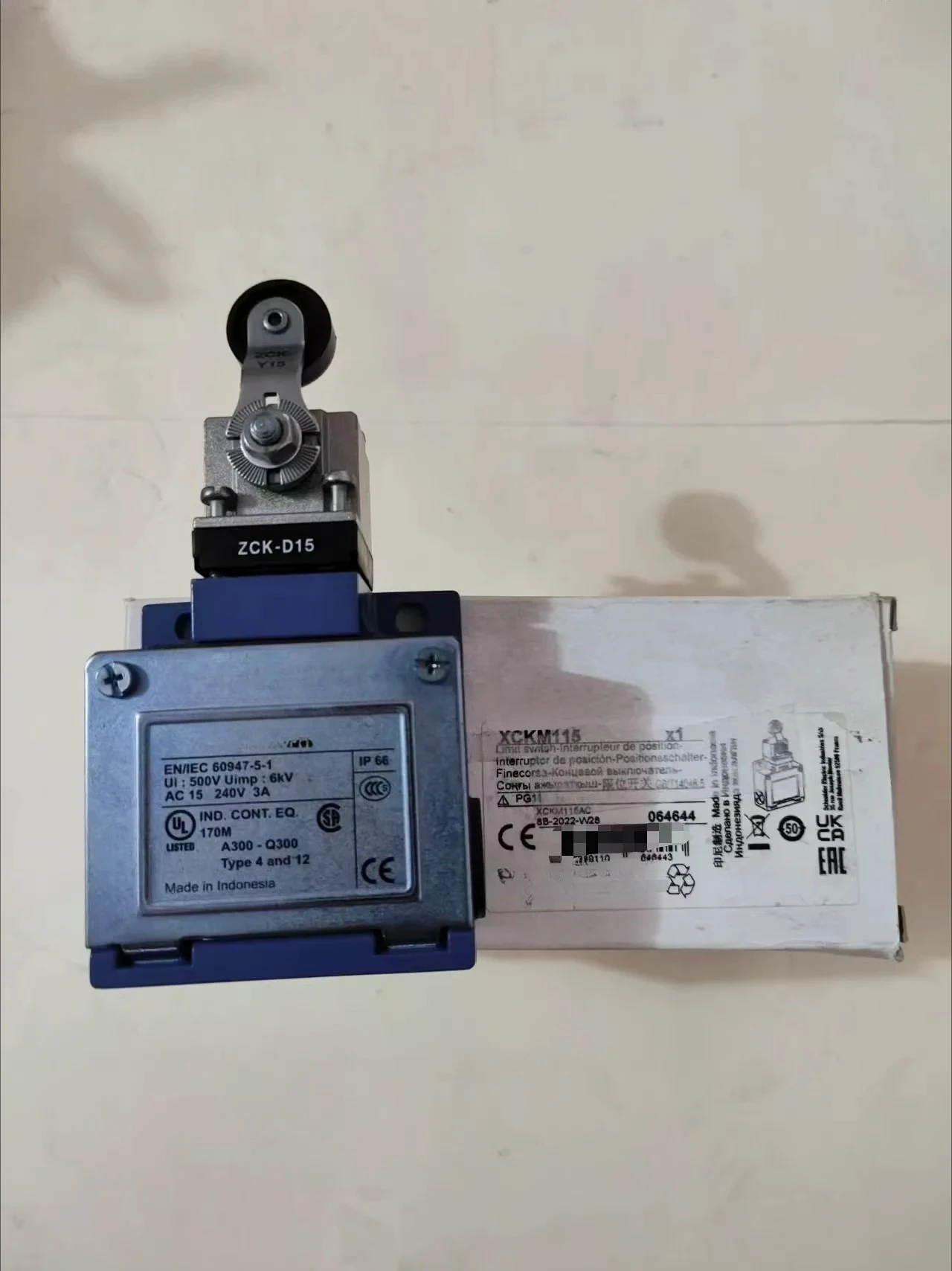 Sensor original XCKM110H29 XCKM115H29 em estoque