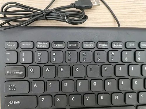 Printer stiker pencetak nomor kabel PVC versi Inggris dan Keyboard bahasa Inggris yang dapat dihubungkan ke komputer.