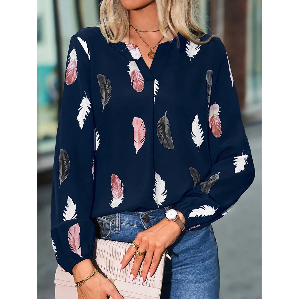 Topy damskie V-neck Feather Print Długi rękaw Luźna wygodna bluzka Jesień Zima Nowy Wszechstronny Casual Prosty Top Plus Size