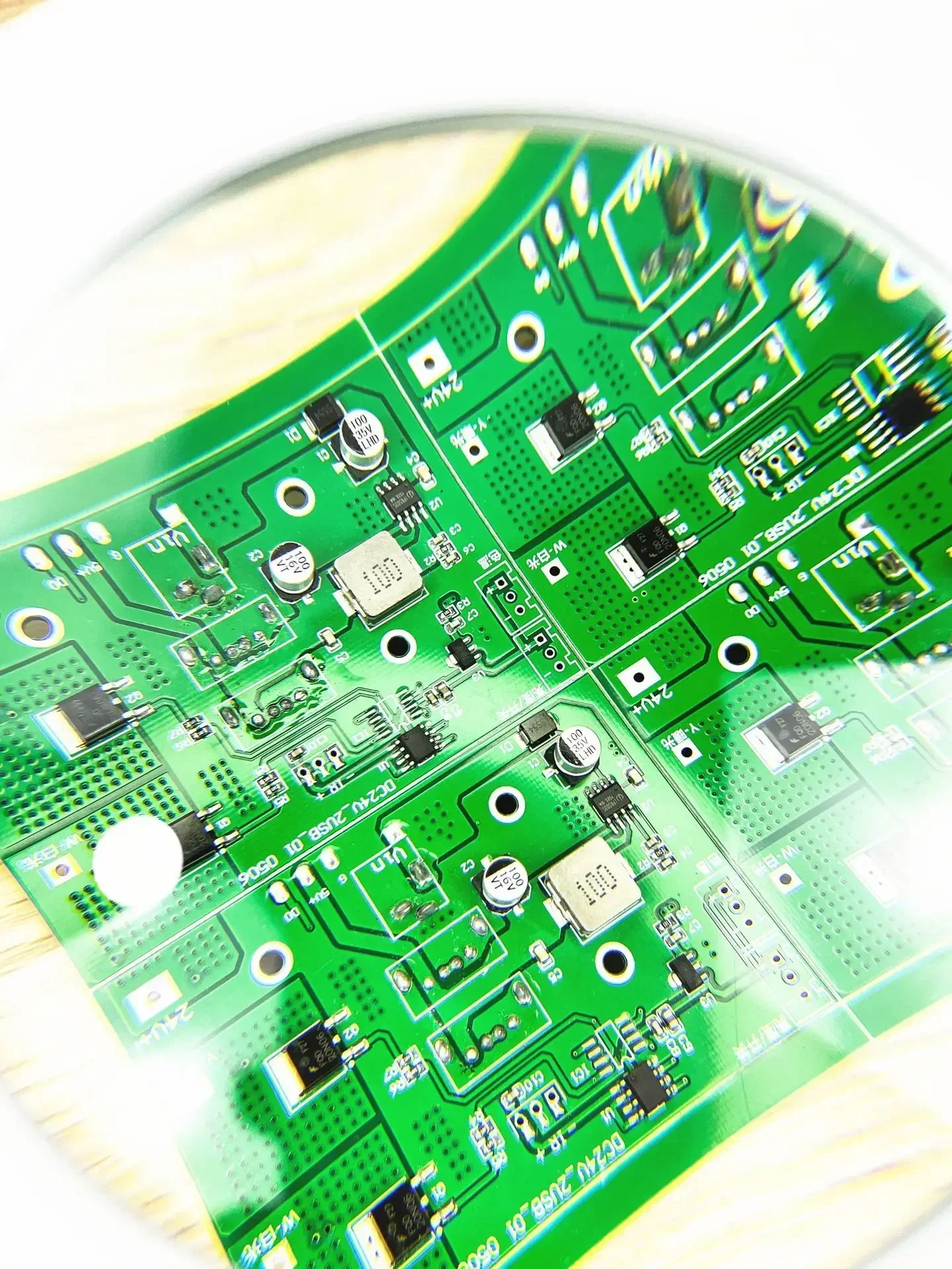 Desktop Magnifying Glass With 10X HD Lens, Desk Lamp For Reading, Electronic Circuit Board Repair, Soldering & Carving