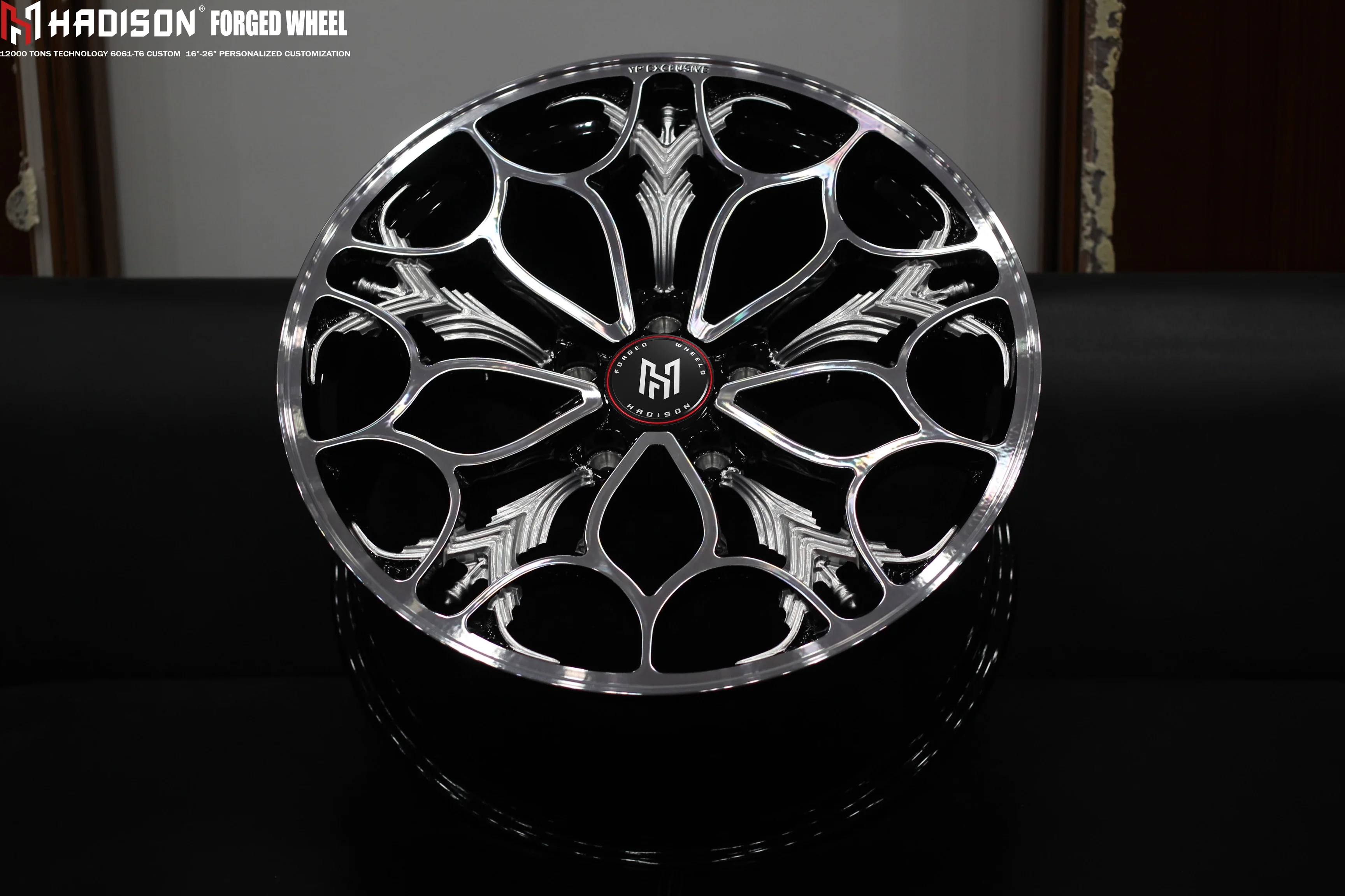 

Custom Monoblock Forged Wheels 6061-T6 CNC Machined Two Tone Petal Alloy Rims Custom PCD Offset With Engraving
